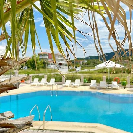 Hotel Palmera Sarti Bagian luar foto