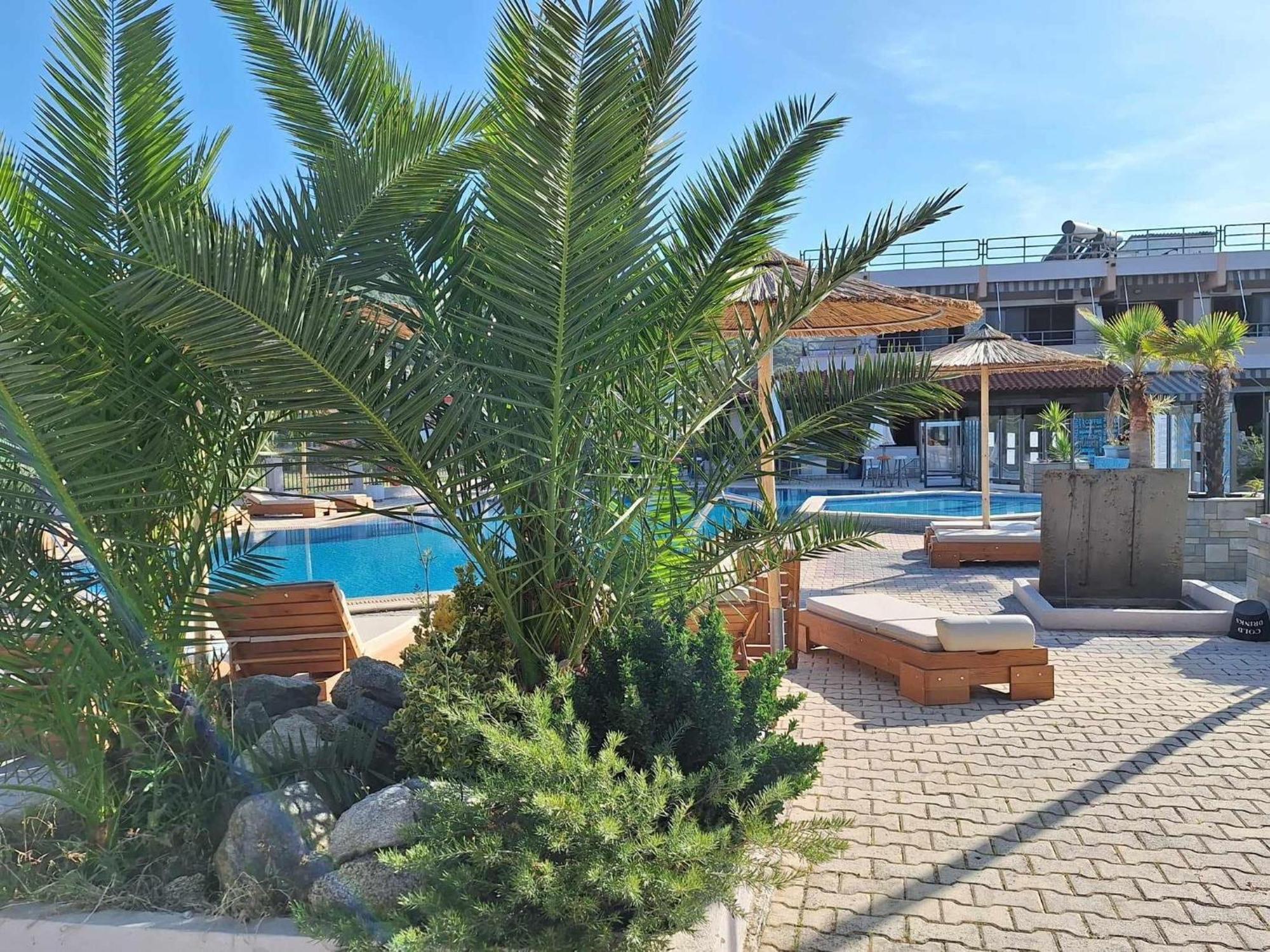 Hotel Palmera Sarti Bagian luar foto